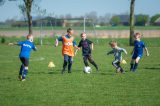 Paasactiviteit voor S.K.N.W.K. JO9-1 en JO7-1 op 2e paasdag (1/141)